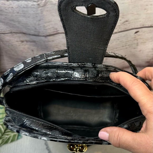 Stuart Weitzman Women’s Black and Grey Embossed Croc Leather Shoulder Bag - Picture 7 of 14
